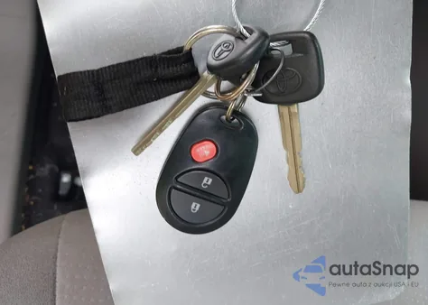 2013 Toyota Highlander из США, поврежденный, VIN 5TDZA3EH8DS040012